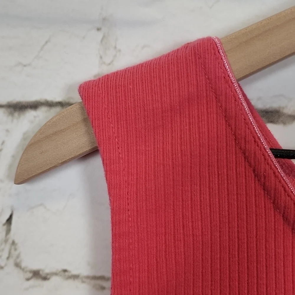 SUMMER Pink Ribbed Shell/Tank - Picture 2 of 4